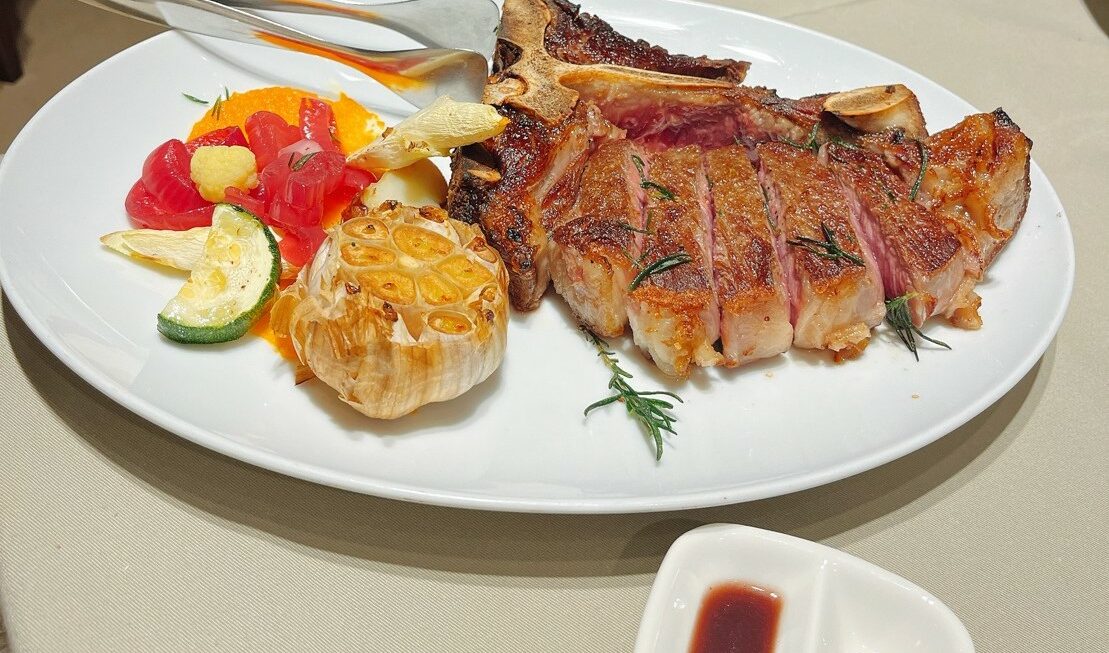 台南餐廳推薦，當地人大推的美食饗宴｜TOMATO牛排餐廳